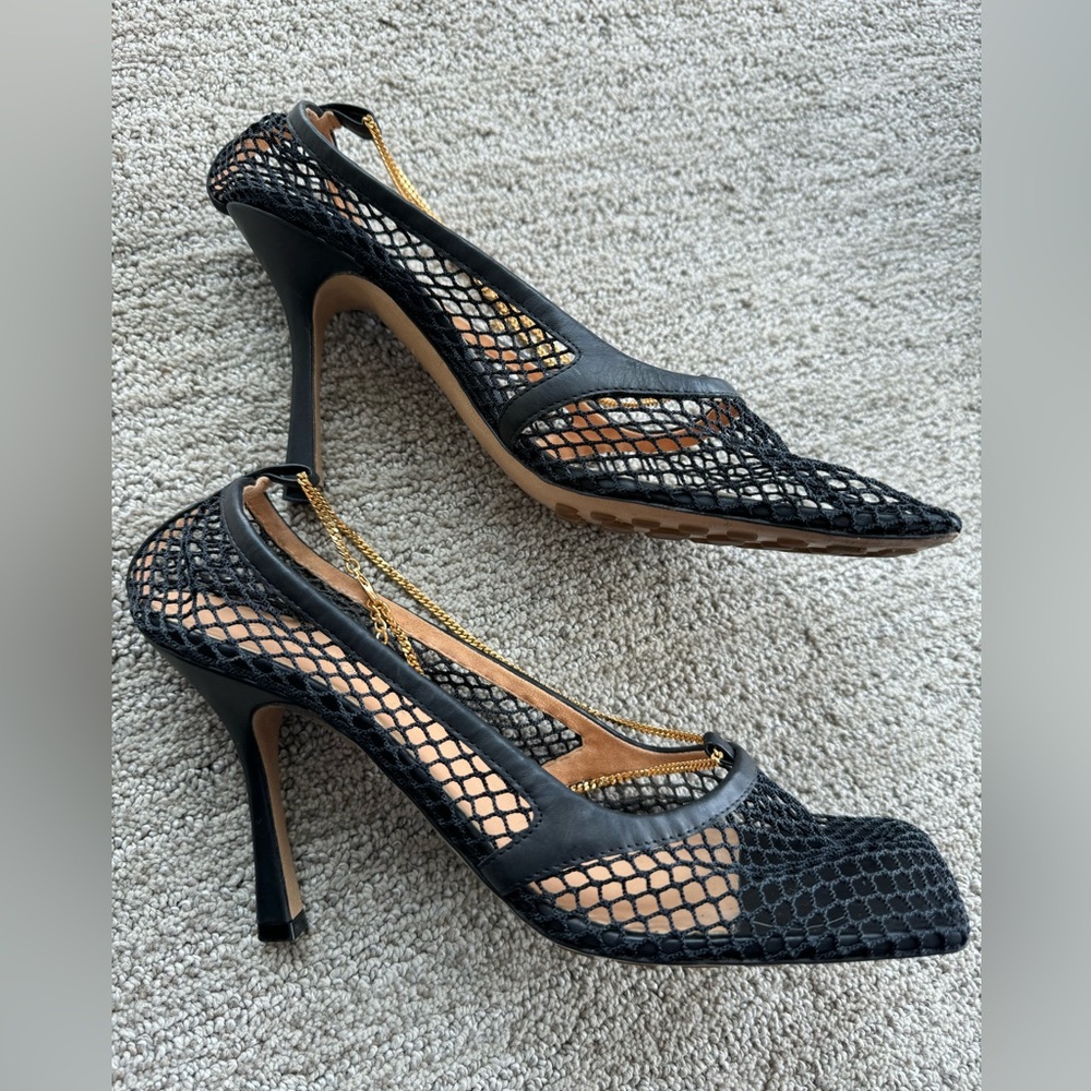 Bottega Veneta Black Mesh Chain-Trim Pump - Picture 10 of 10